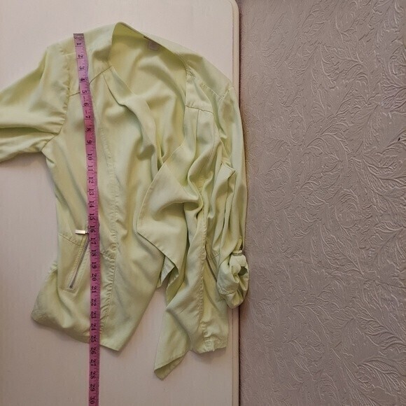 Chico’s Women’s Drape Front Jacket 3/4 Sleeve Zipper Yellow Green (1) Medium - Picture 5 of 7